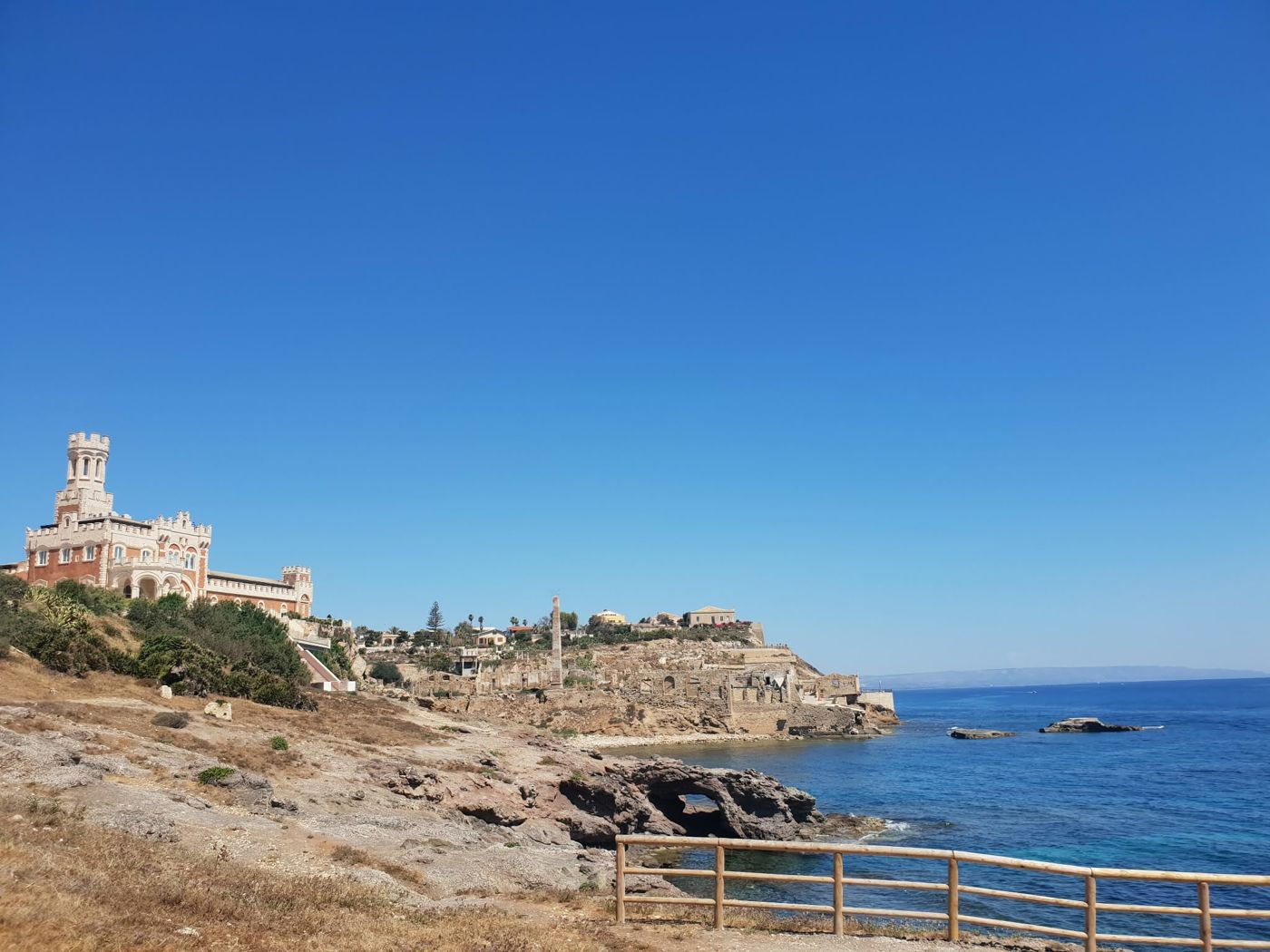 The castle and old tuna factory at Portopalo